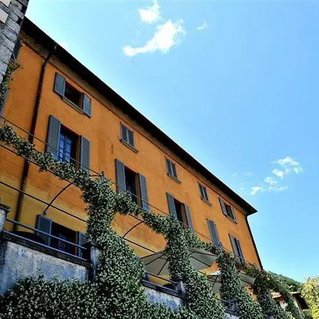 Apartman Sleeps 2 Pool Mezzegra