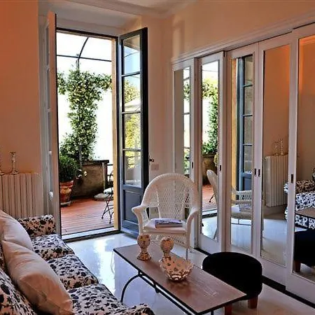 Sleeps 2 Pool